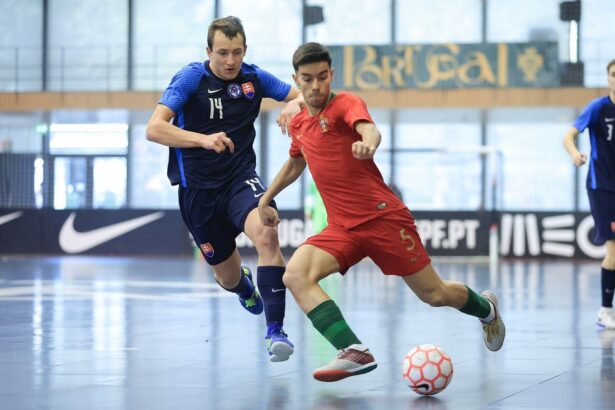 Zverenci R.Bača a A.Brunovského ukončili boje v kvalifikácii o EURO prehrou s domácim Portugalskom