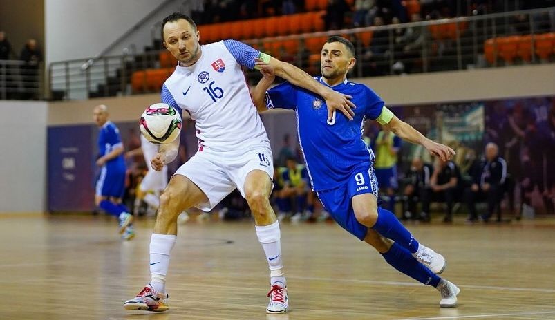 Slováci prehrali v Moldavsku 3:5, budú bojovať už len o baráž. Poľsko ide na ME
