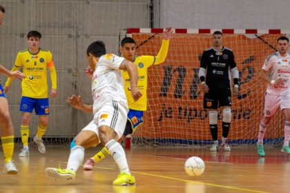 1.FINÁLE PLAY-OFF: Prvý dramatický duel s Košicami rozhodol domáci Lučenec v závere