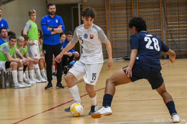 Slovenská reprezentácia do 19 rokov s prvým víťazstvom na turnaji, Američanov zdolala 4:2