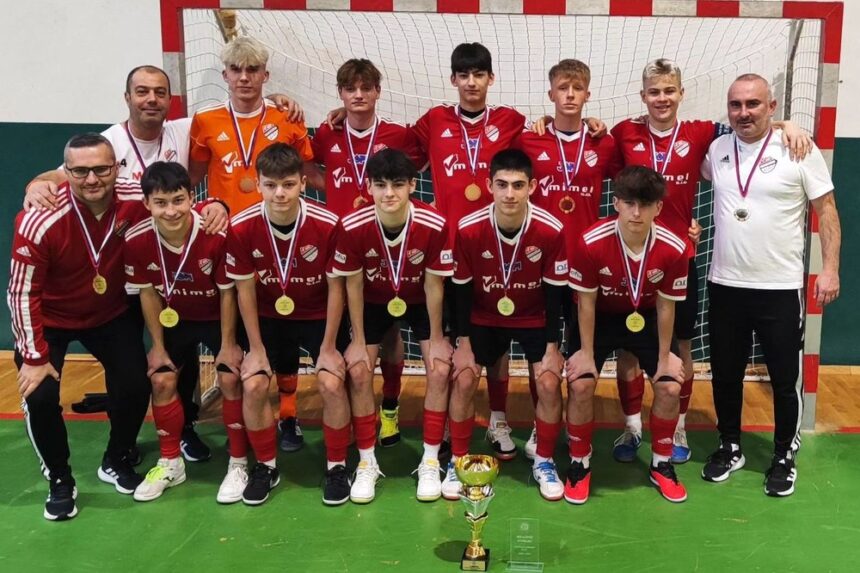 Extraligovým majstrom Slovenska v kategórii juniorov do 17 rokov MIMEL Lučenec