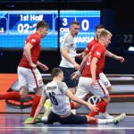 Slováci získali prvý historický bod na ME, s Poľskom remizovali 2:2. O postup vyzvú Chorvátov