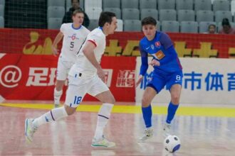 Susedské derby v čínskom Yuline bez víťaza, Slováci o víťazstvo na turnaji vyzvú Fínov