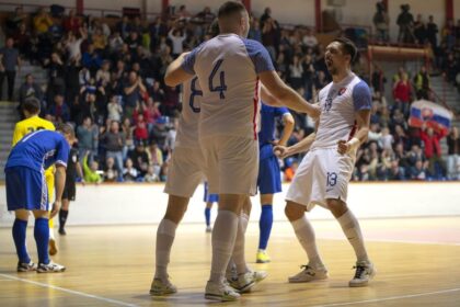 Prvý cieľ splnený. Slováci otočili v Lučenci kvalifikačný duel s Moldavskom a zvíťazili 3:2