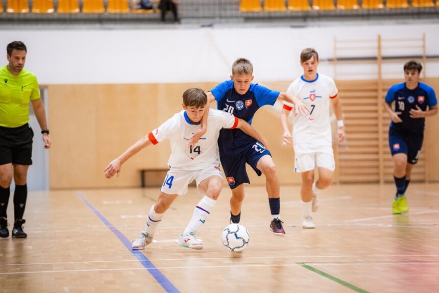 Reprezentačná sedemnástka v druhom zápase v Bratislave podľahla najtesnejším rozdielom Česku