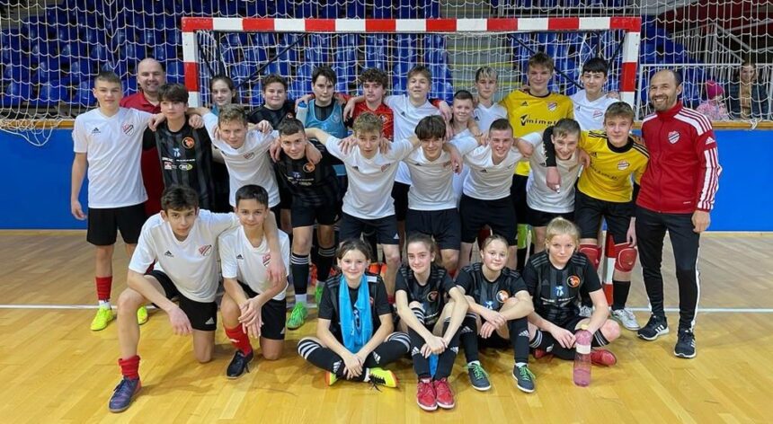 Žiaci MIMELu Lučenec sa vrátili po dvoch víťazstvách v piatom bloku na čelo extraligy U-15