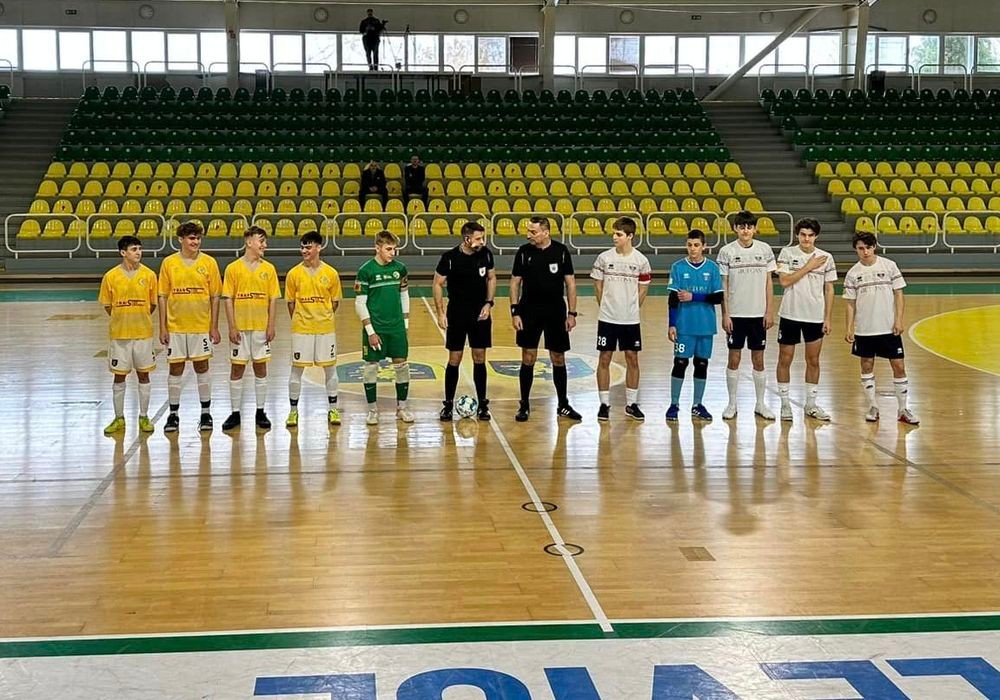 u17-lv-pin.jpg